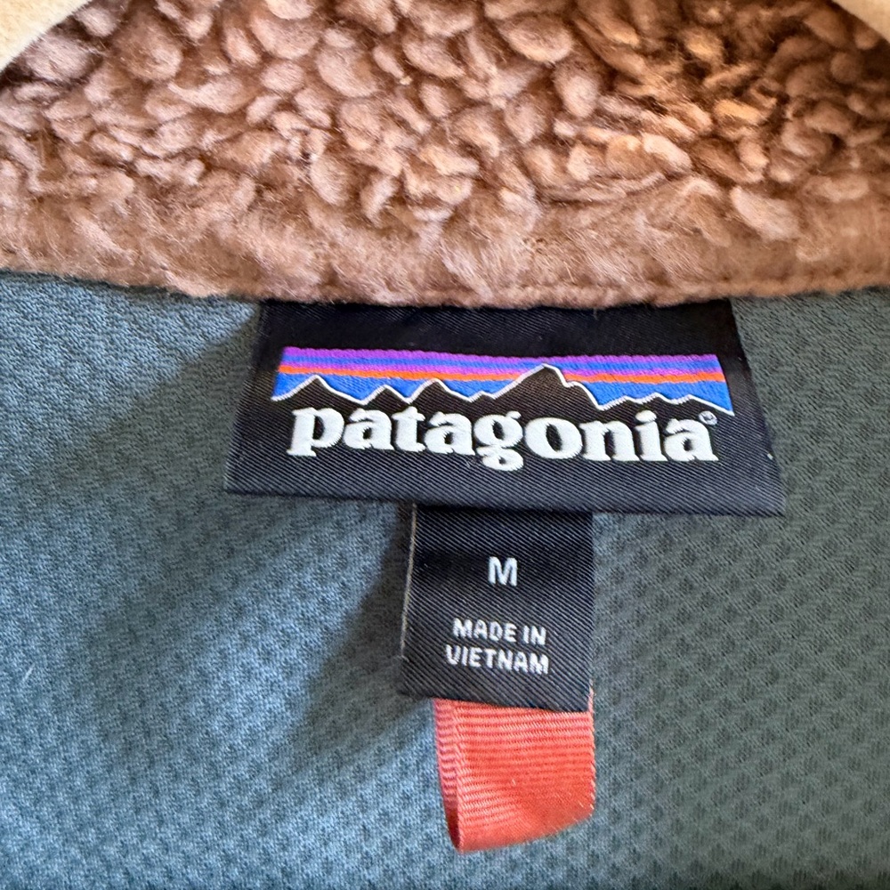Patagonia Retro-X Tan Fleece Jacket with Light Blue and Orange Details - Picture 4 of 4